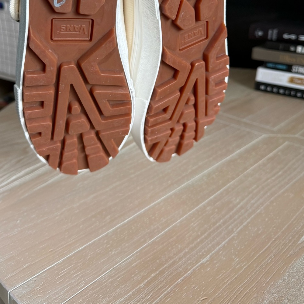VANS|Beige cream canvas Maryjane sneakers with buckle & rubber sole•••NWOT,boho - Picture 14 of 15